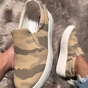 Brand new 💚 Camouflage Slip-On Sneakers